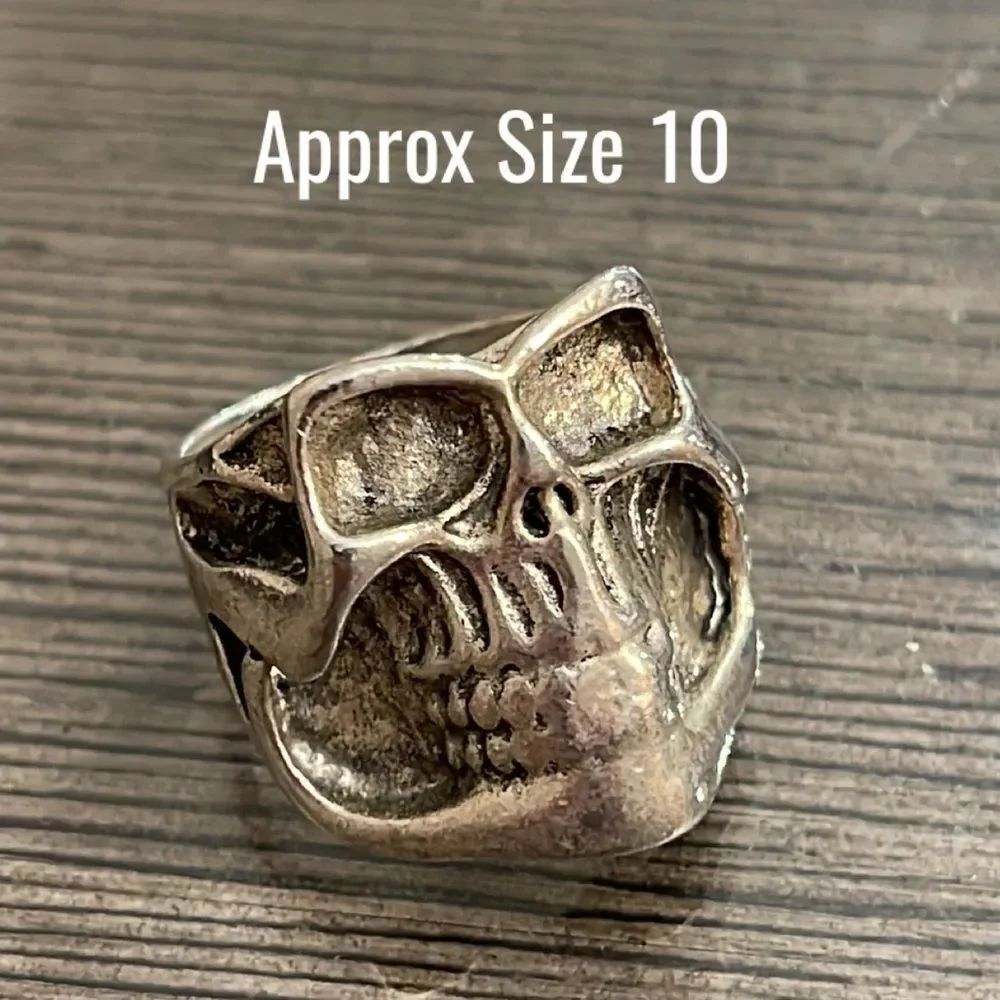 Men’s Skull Ring Silver-tone Approx Size 10